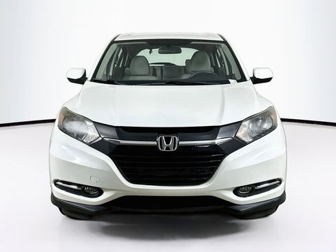Used 2018 Honda HR-V LX image 2