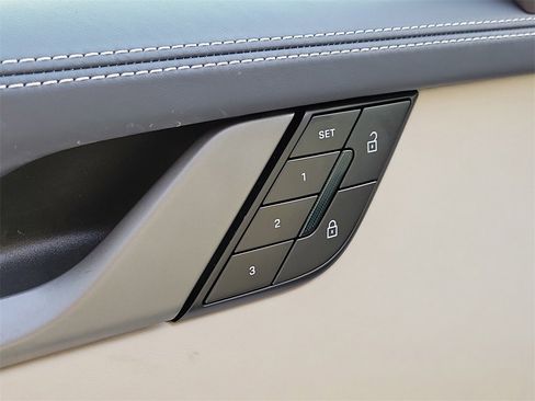 Certified 2025 Porsche 911 Carrera image 23