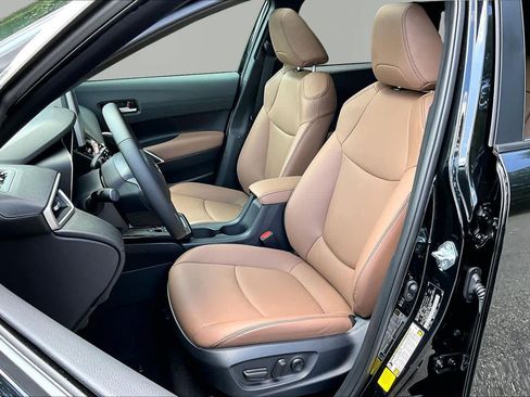 Certified 2026 Toyota Corolla Cross XLE w/ Convenience Package FWD image 8