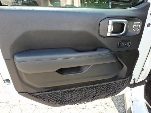 Used 2021 Jeep Wrangler Unlimited Rubicon 4xe w/ Cold Weather Group AWD/4WD image 11