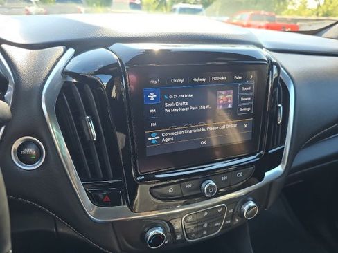 Used 2023 Chevrolet Traverse LT image 30
