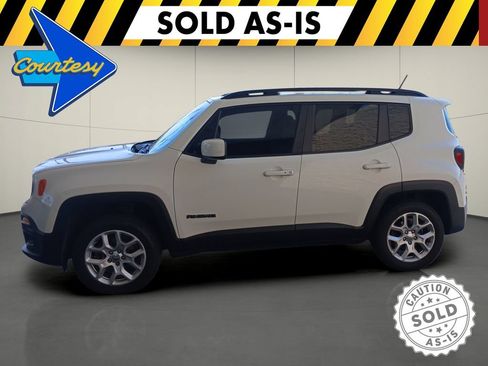 Used 2017 Jeep Renegade Latitude w/ Cold Weather Group AWD/4WD image 4