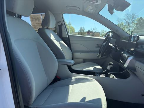 Used 2025 Hyundai Kona SEL AWD/4WD image 25