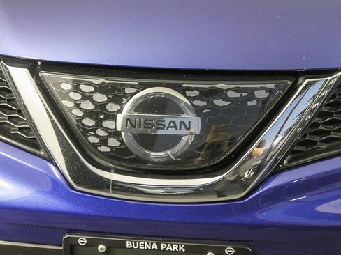 Used 2018 Nissan Rogue Sport SV image 5