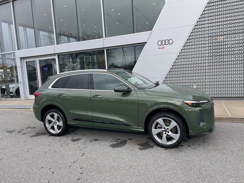 Used 2025 Audi Q5 Premium Plus w/ Premium Plus image 12