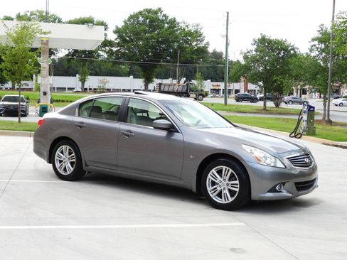 Used 2015 INFINITI Q40 w/ Moonroof Package RWD image 27