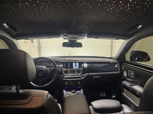 Used 2018 Rolls-Royce Ghost w/ Dynamic Package RWD image 54