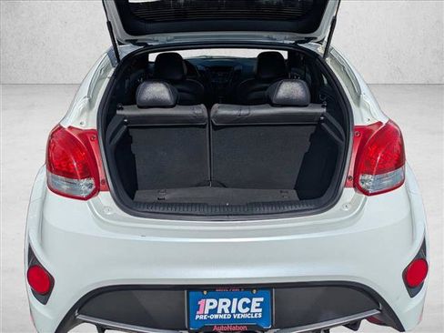 Used 2016 Hyundai Veloster Turbo FWD image 6