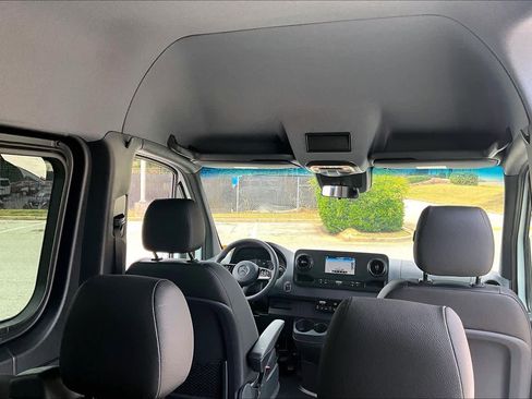 Used 2024 Mercedes-Benz Sprinter 2500 image 25