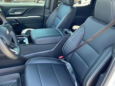 Used 2026 Chevrolet Silverado EV LT AWD/4WD image 11