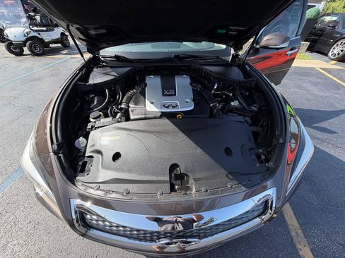 Used 2015 INFINITI Q70 3.7 w/ Deluxe Touring Package AWD/4WD image 43