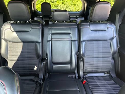 Certified 2025 Ford Explorer ST-Line w/ ST-Line Street Pack AWD/4WD image 38