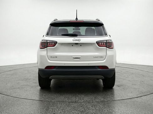 Used 2025 Jeep Compass Limited image 7