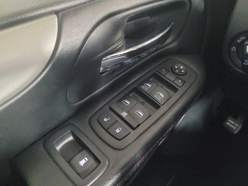 Used 2019 Dodge Grand Caravan GT FWD image 27