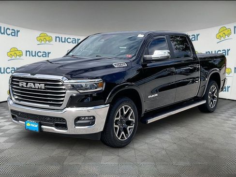 Used 2025 RAM 1500 Laramie AWD/4WD image 3