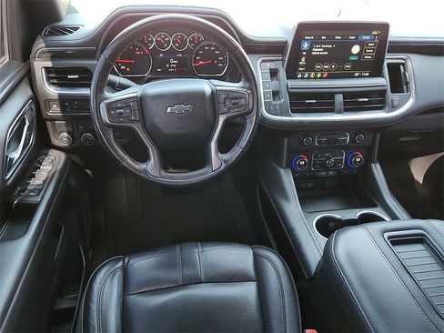 Used 2021 Chevrolet Suburban RST w/ Luxury Package image 15