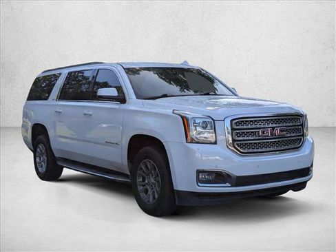 Used 2020 GMC Yukon XL SLT RWD image 3