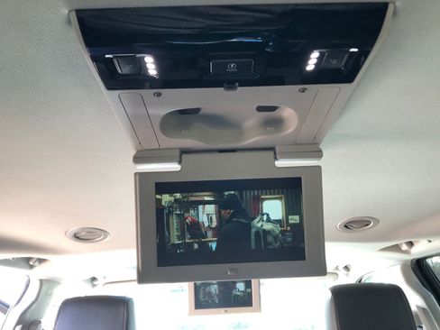 Used 2019 GMC Yukon XL Denali w/ Open Road Package image 29