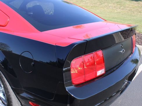Used 2006 Ford Mustang GT RWD image 7