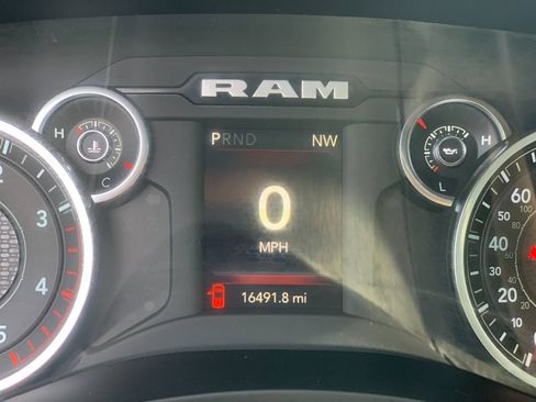 Used 2024 RAM 3500 Big Horn image 28