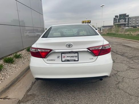 Used 2016 Toyota Camry LE FWD image 32