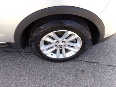 Used 2013 Ford Explorer XLT FWD image 41