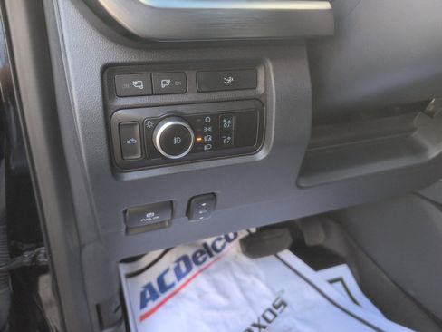 Used 2024 Ford F250 Lariat w/ Tremor Off-Road Package image 17