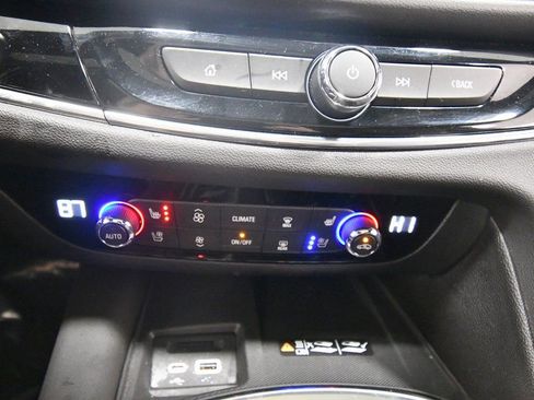 Used 2023 Buick Enclave Avenir image 26