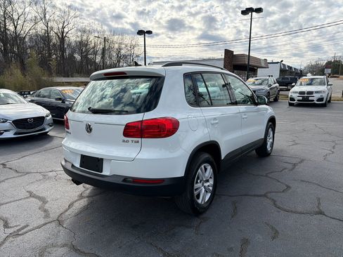 Used 2015 Volkswagen Tiguan S image 7