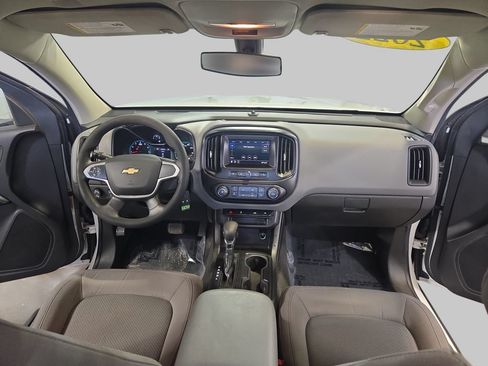 Used 2022 Chevrolet Colorado W/T w/ WT Convenience Package AWD/4WD image 9