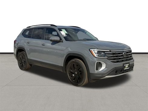 New 2026 Volkswagen Atlas SE image 3