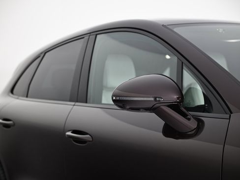 New 2026 Porsche Macan image 15