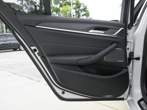 Used 2023 BMW 540i xDrive w/ Premium Package AWD/4WD image 32
