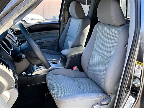 Used 2014 Toyota Tacoma PreRunner image 7