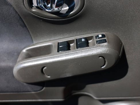 Used 2011 Nissan Cube 1.8 S w/ Interior Designer Pkg FWD image 40
