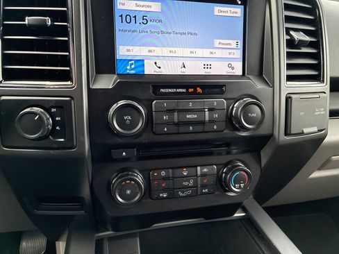 Used 2018 Ford F150 XLT w/ Equipment Group 302A Luxury image 22