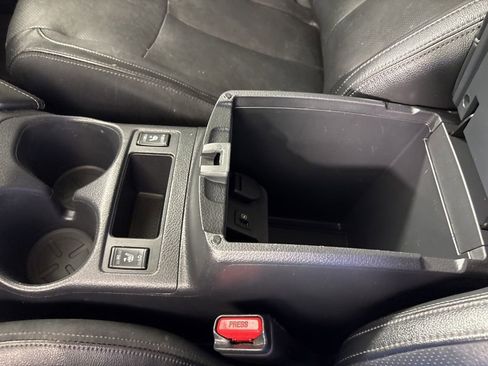 Used 2019 Nissan Rogue SL FWD image 44