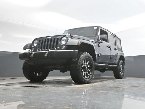 Used 2017 Jeep Wrangler Unlimited Sport w/ Connectivity Group AWD/4WD image 44