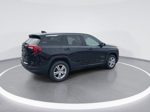 Used 2024 GMC Terrain SLE image 9