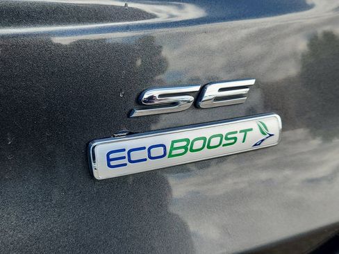 Used 2020 Ford Fusion SE FWD image 4