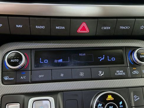 Used 2024 Hyundai Palisade SEL AWD/4WD image 16