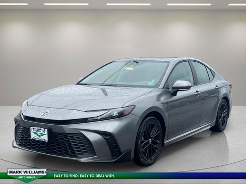 Used 2025 Toyota Camry SE w/ Multimedia Upgrade Package FWD image 7