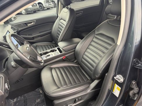 Used 2022 Ford Edge SEL w/ Convenience Package image 15