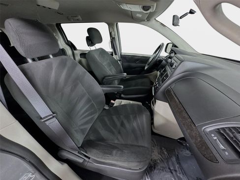 Used 2016 Dodge Grand Caravan SE w/ Quick Order Package 29E SE FWD image 26