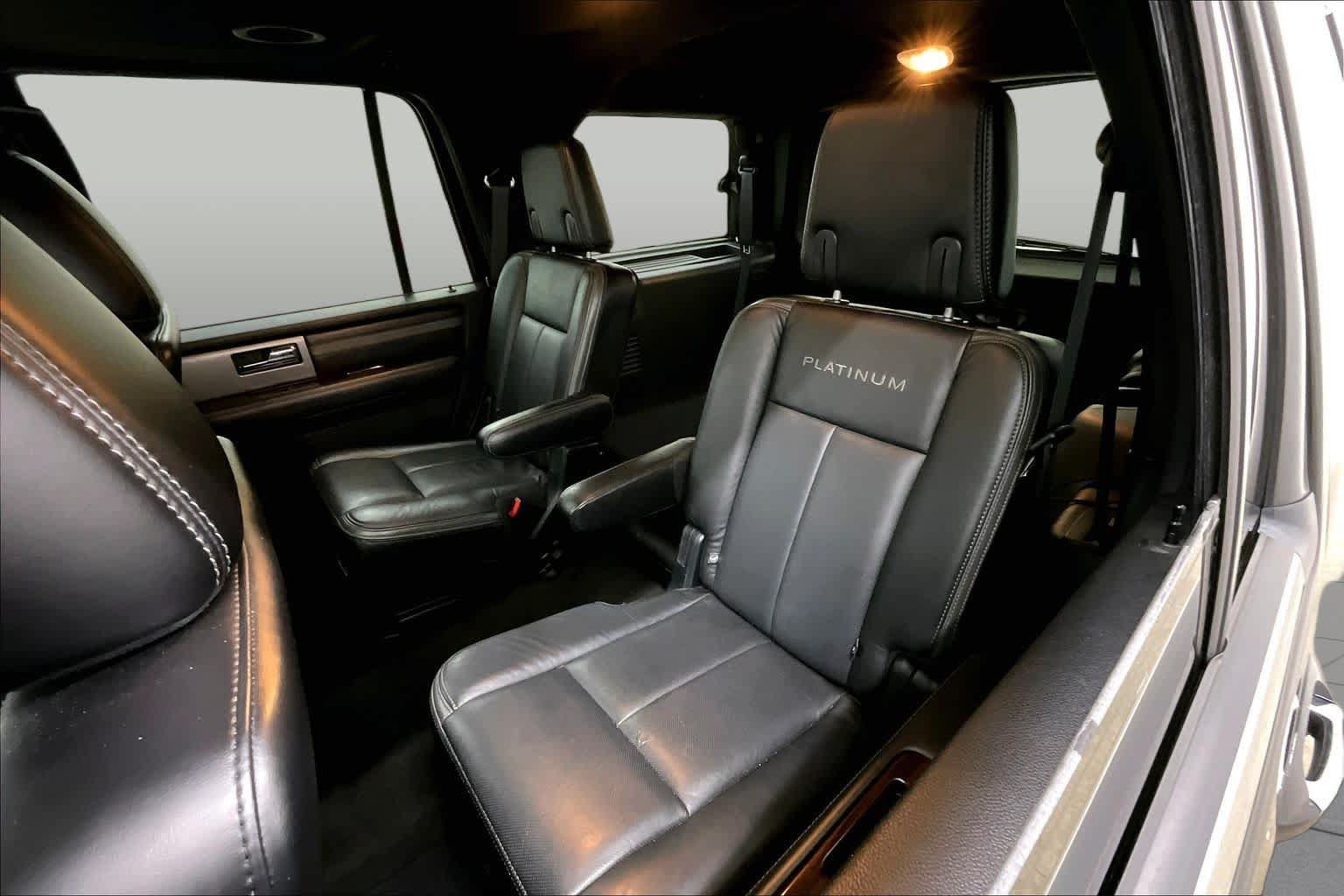Used 2015 Ford Expedition Platinum AWD/4WD image 19