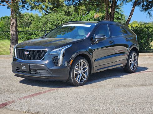 Certified 2023 Cadillac XT4 Sport FWD image 2
