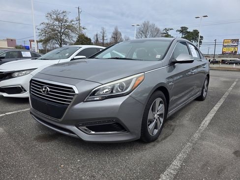 Used 2017 Hyundai Sonata Plug-In Hybrid image 3