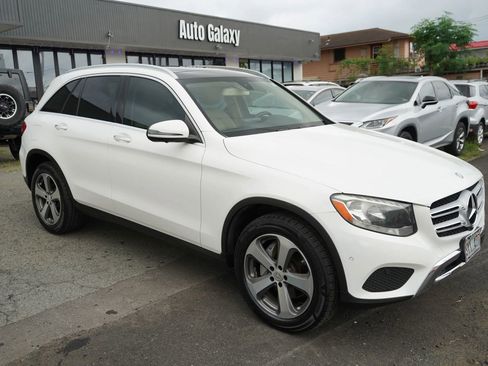 Used 2017 Mercedes-Benz GLC 300 image 3