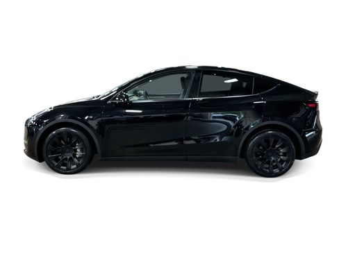 Certified 2023 Tesla Model Y Long Range AWD/4WD image 3
