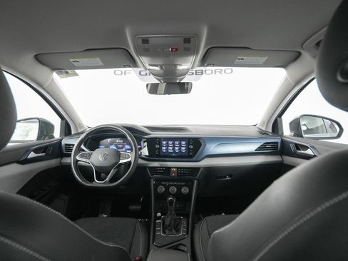 Used 2023 Volkswagen Taos SE FWD image 15